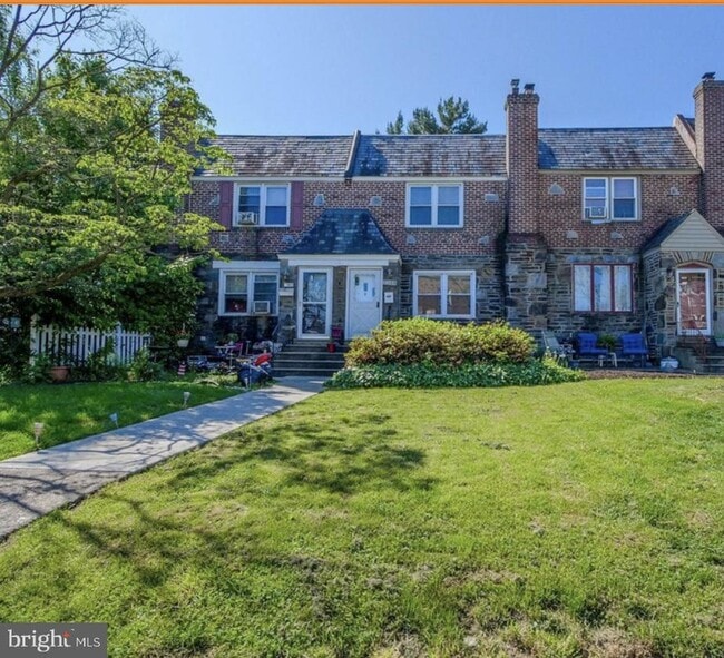 Building Photo - 2308 Highland Ave