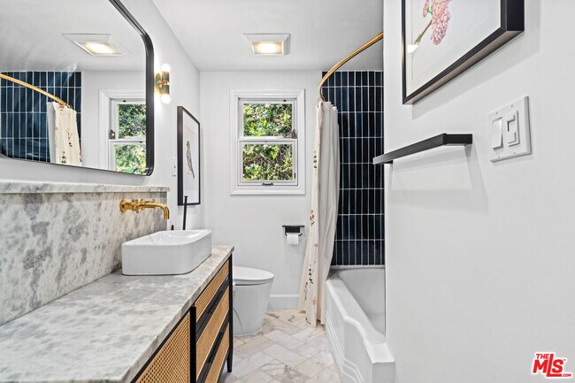 Building Photo - 10275 Oletha Ln