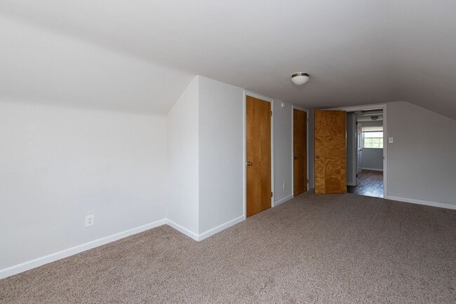 Building Photo - WESTWOOD-4 BEDROOM 2 BATH WITH OPEN FLOOR ...