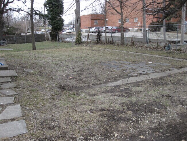 Building Photo - 1828 Platt St