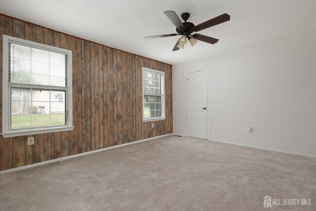 Building Photo - 123 Concordia Cir