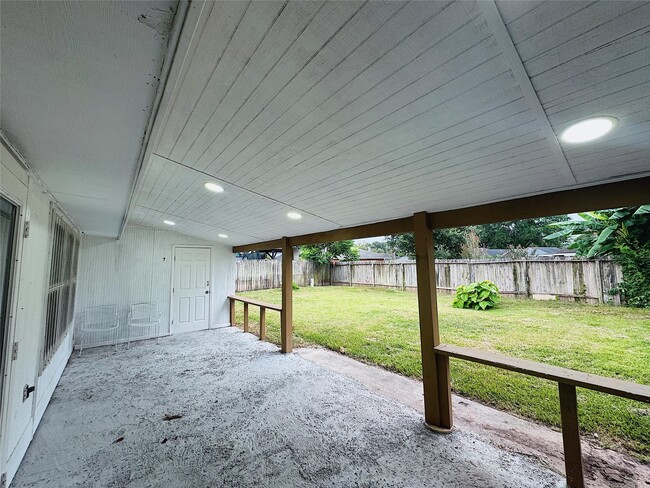 Building Photo - 12931 Becklin Ln
