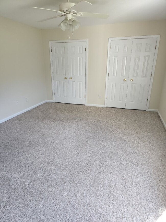 Building Photo - Gorgeous and Spacious Country home located in Camden County.