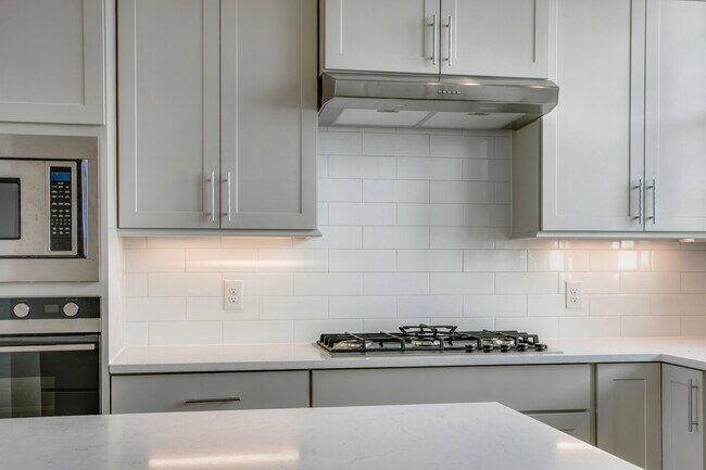 Building Photo - 4651 New Water Ln