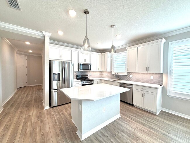 Building Photo - 106 Yellow Iris Ct