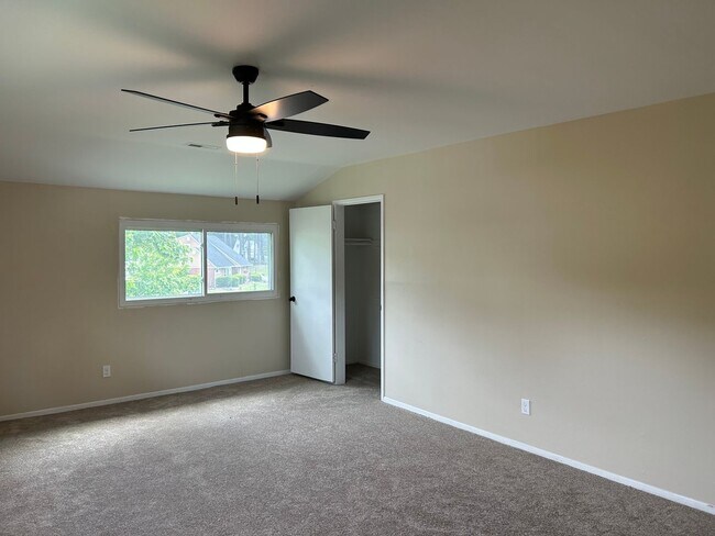 Building Photo - Spacious 4BR + Bonus Room – Available May 10! Regency Area!