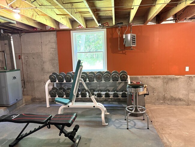 Building Photo - 476 Hawk Pine Rd