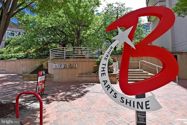 Building Photo - 4620 N Park Ave