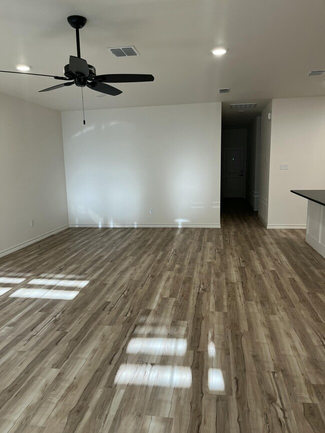 Building Photo - 5843 Virginia Ave