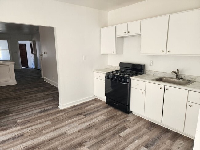 Building Photo - 2408 West St