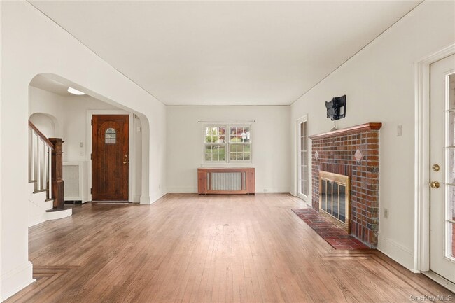 Building Photo - 1 Rutgers Pl