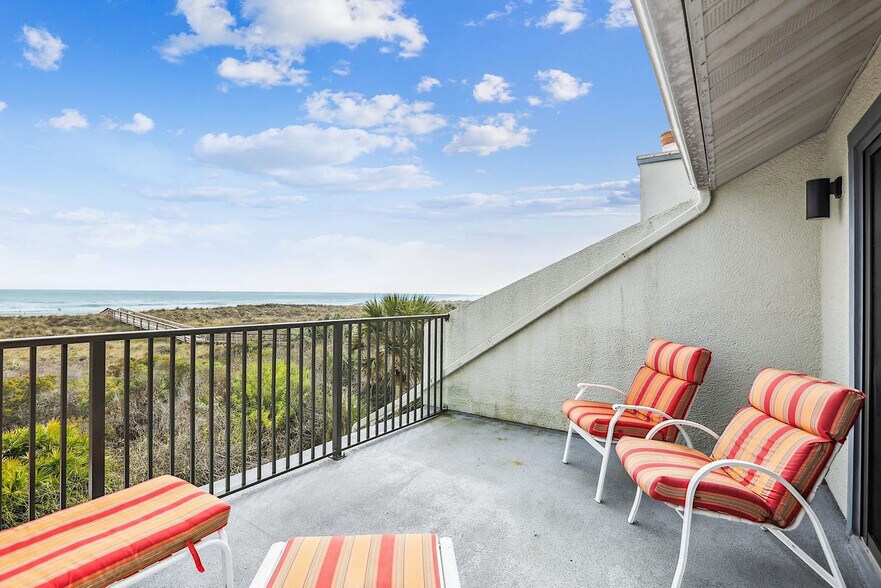 Building Photo - 890-A1A A1A Beach Blvd