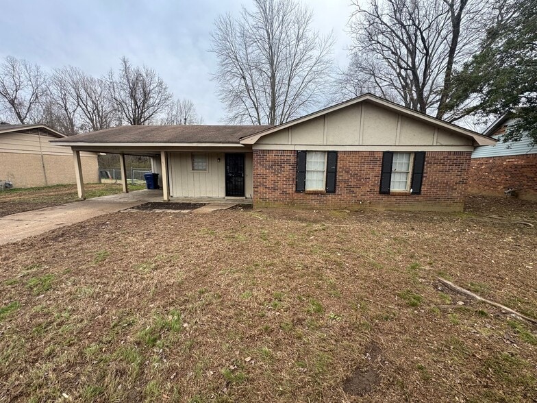 Building Photo - 5493 Adams Cir