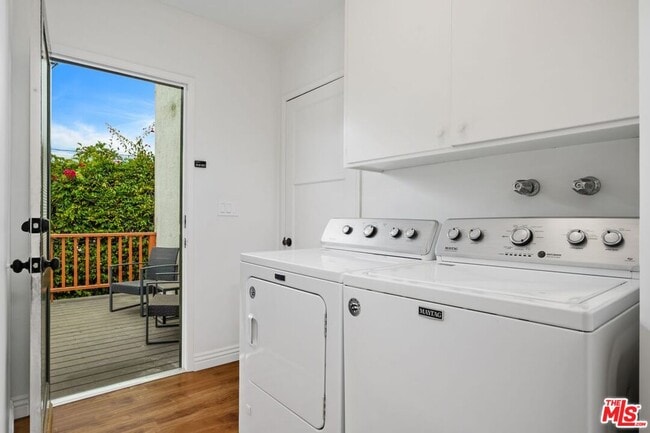 Building Photo - 6111 W 75th St