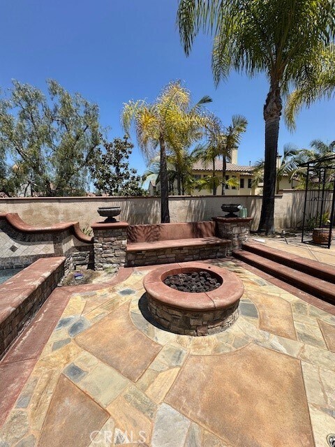 Building Photo - 25351 Mustang Dr