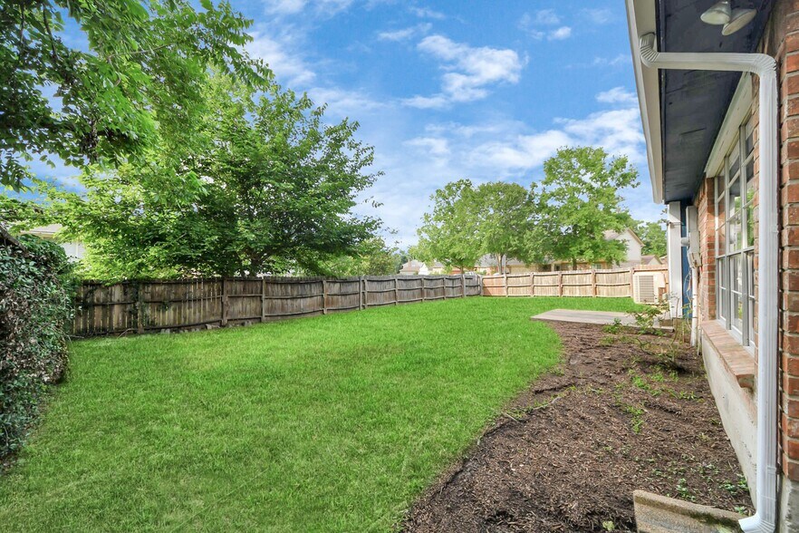 Building Photo - 3223 Deer Valley Dr