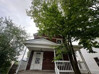 Building Photo - Beautiful Spacious 2 Bedroom Apt. Upstairs Unit in Duplex