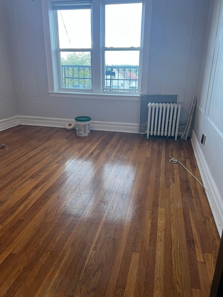 Primary Photo - 689 Sanford Ave