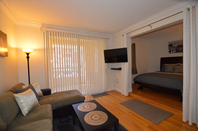 Building Photo - Meridian Furnished 1 Bed | 1 Bath Studio Luxury  Condo with Partial Strip View