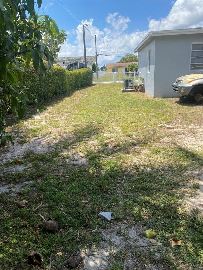 Building Photo - 14315 NW 12th Ave