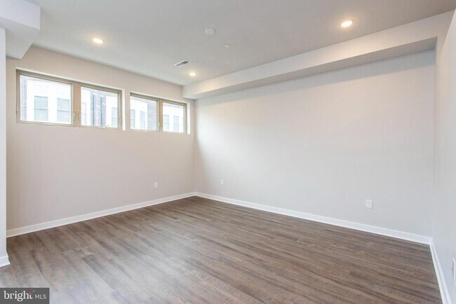 Building Photo - 1227 N 7th St