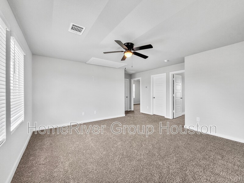 Building Photo - 18815 Chisholm Mdws Dr