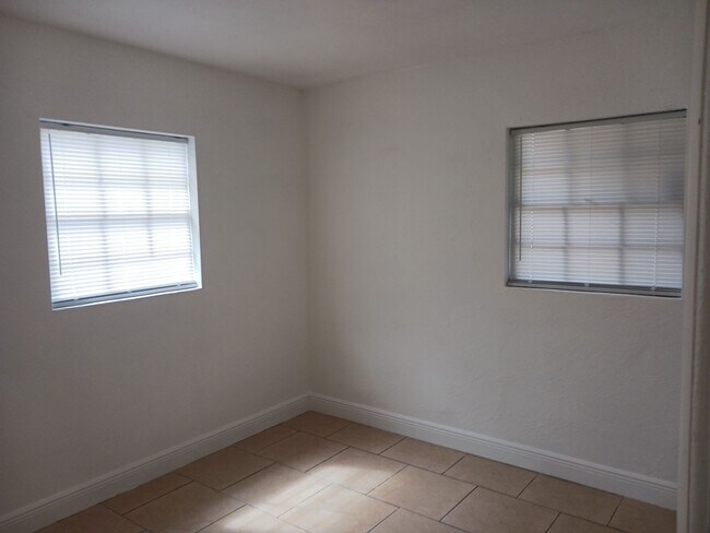 Building Photo - 3 Bed Home for Rent!