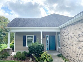 Building Photo - Coming Soon! Beautiful 3/2 with Garage and Sunroom in Johnson City, $2400, Lawn Care Included!