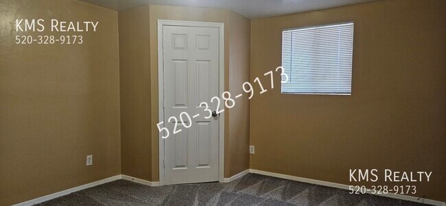 Building Photo - 3536 E Blacklidge Dr