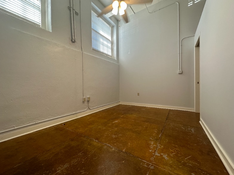 Building Photo - 1401 Scott St