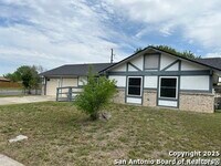 Building Photo - 5622 Frst Lk St