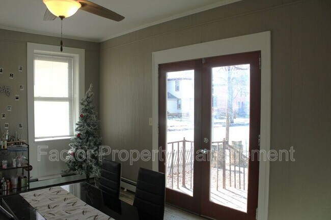 Building Photo - 130 Parsons St