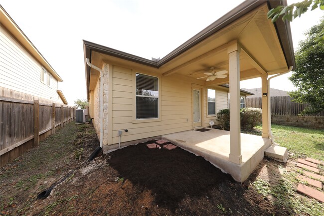 Building Photo - 1813 Slate Creek Dr