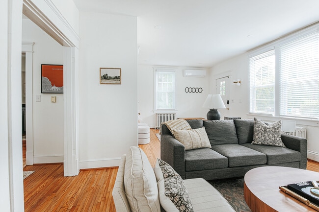 Building Photo - 126 Maywood Ln