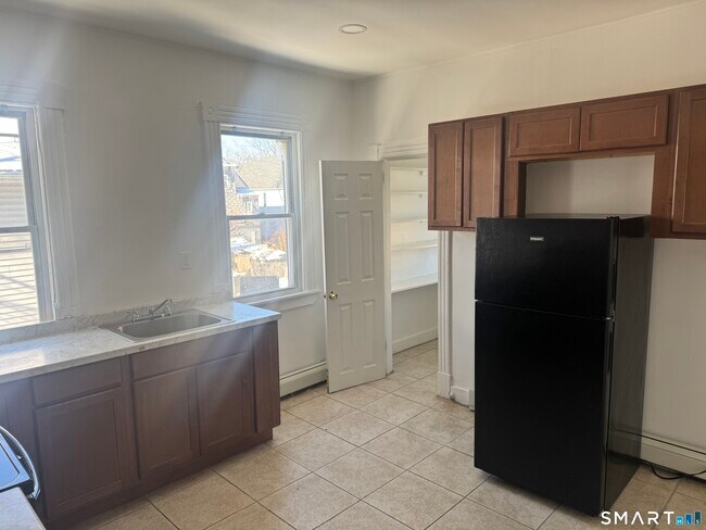 Building Photo - 46-48-48 Pliny St