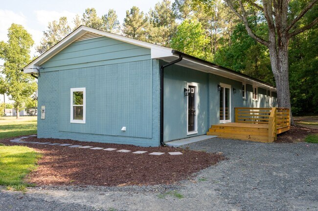 Building Photo - 6561 Huntsboro Rd
