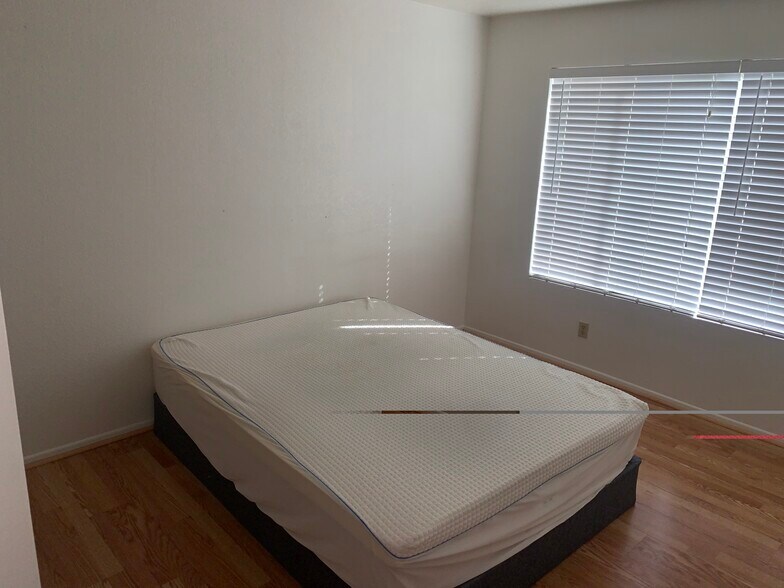 Building Photo - 2008 Mesquite Ln