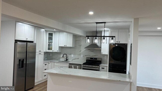 Building Photo - 3701 S George Mason Dr