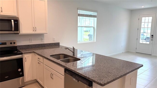 Building Photo - 2947 Camellia Flower St