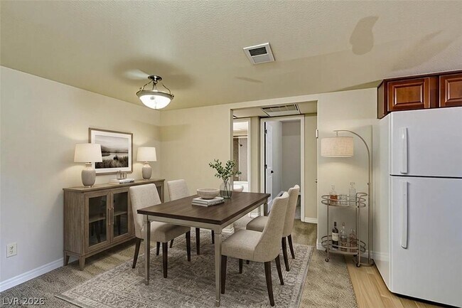 Building Photo - 4450 Sandy River Dr