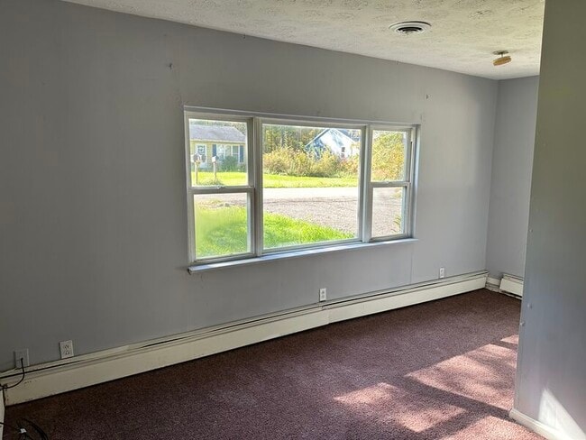 Building Photo - 17674 Lakewood Ave