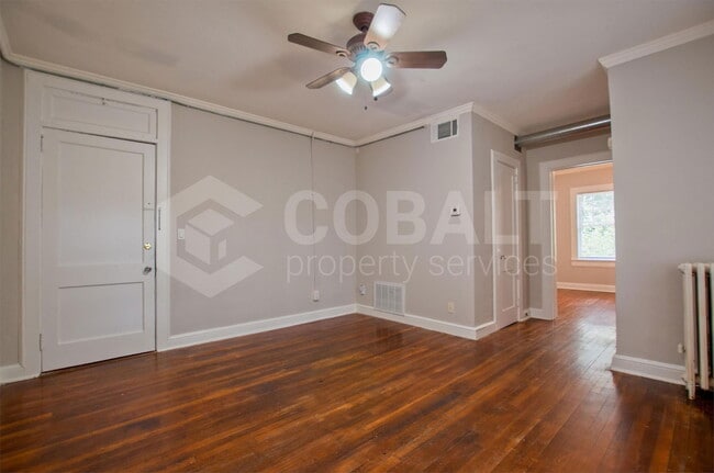 Building Photo - 674 Somerset Terrace NE