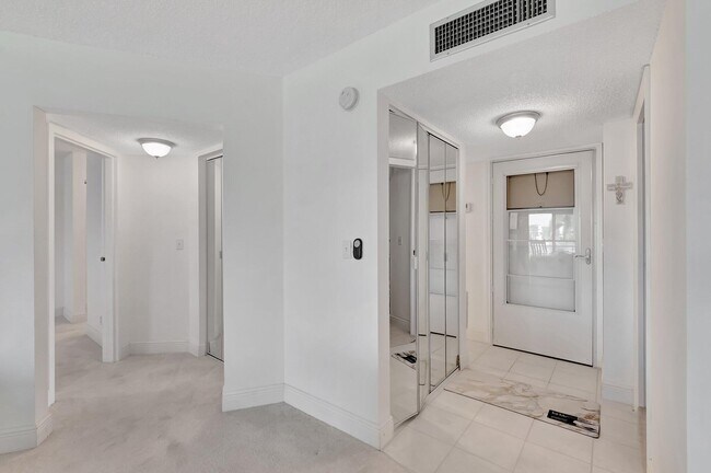 Building Photo - 3590 Via Poinciana