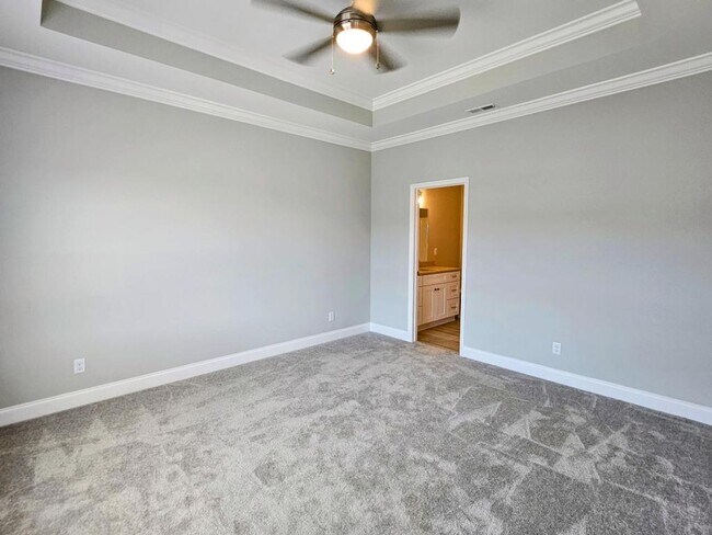Building Photo - 395 NE Bellingham Dr