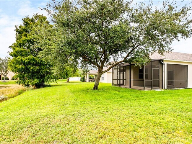 Building Photo - 15234 Searobbin Dr