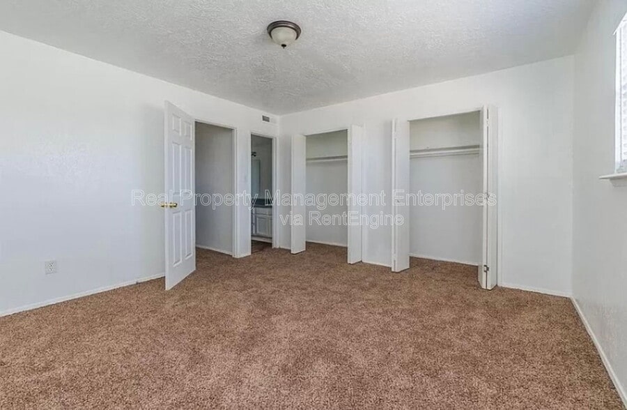 Building Photo - 1705 Beaumont Dr