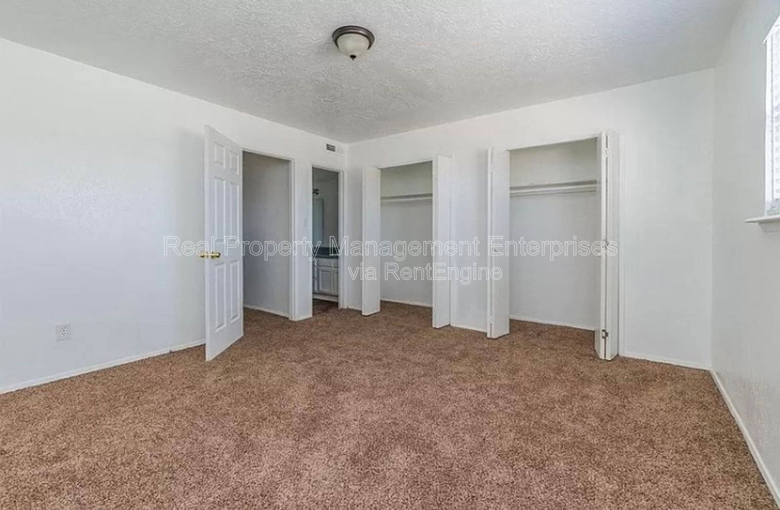 Building Photo - 1705 Beaumont Dr