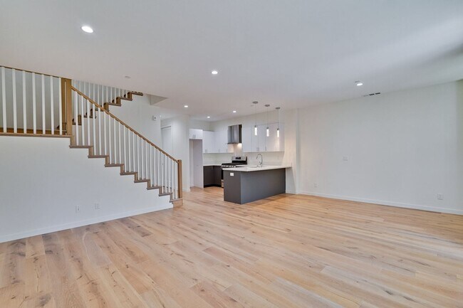 Building Photo - Brand New 2 Story, 3 Bed, 3 Bath Townhome ...