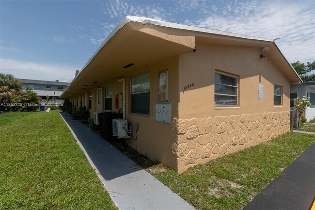 Building Photo - 15980 NE 19th Pl