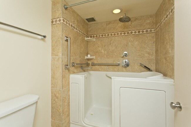 Building Photo - 2/2/2 Harbor and ocean view unit